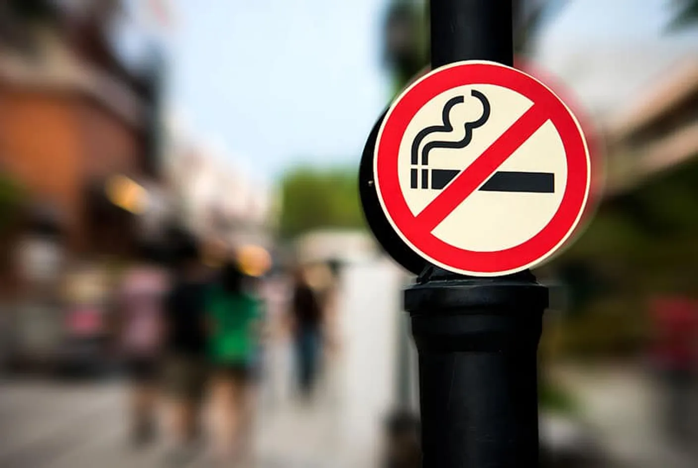 ¿Se puede fumar en las terrazas? Descubre qué dice la ley