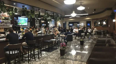 Restaurant bar set up checklist: Complete guide